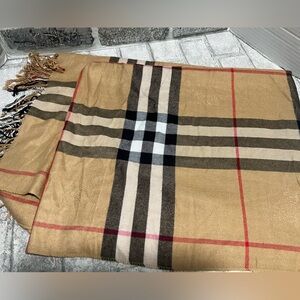 Burberry large wide  Scarf Size Classic
